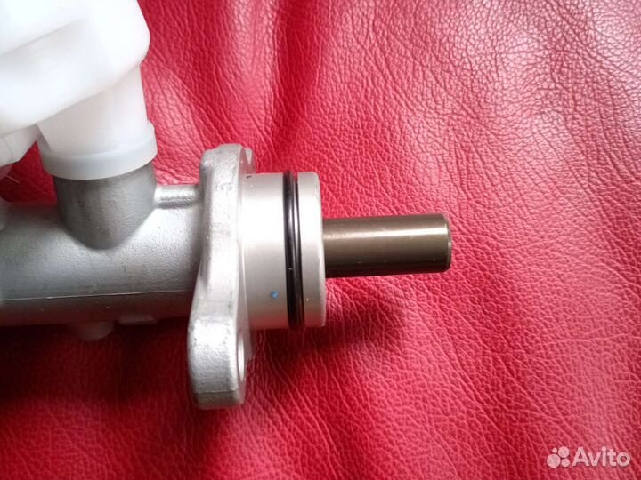 Главный тормозной Mitsubishi pajero sport