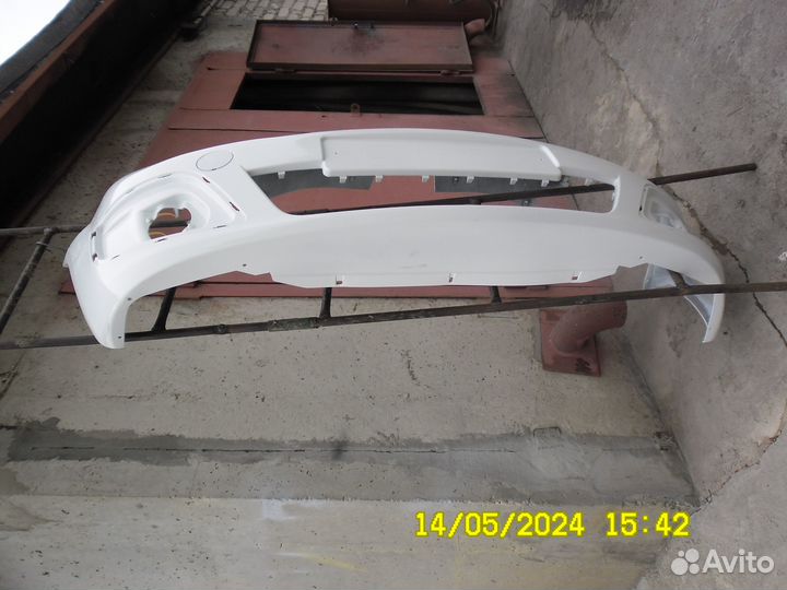 Продаю бампер передний на Ларгус