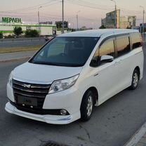 Toyota Noah 1.8 CVT, 2015, 90 000 км, с пробегом, цена 1 800 000 руб.