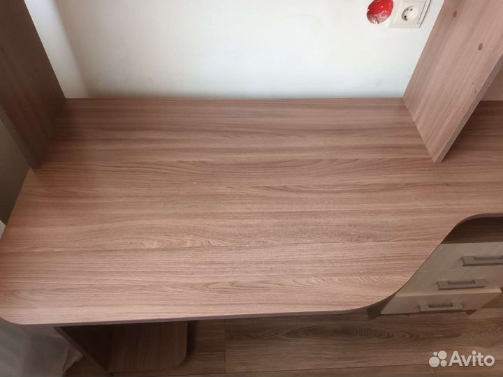 Детский письменный стол 1.40 на 60 высота180