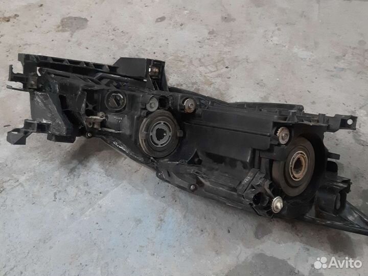 Фара передняя левая,правая мазда 6