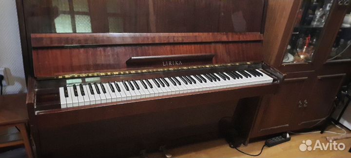 Пианино Lirika