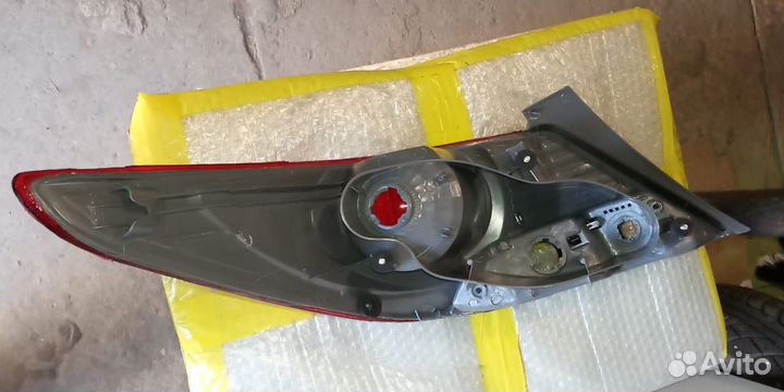 Solaris Фонарь задний внешний правый (седан) (Кита