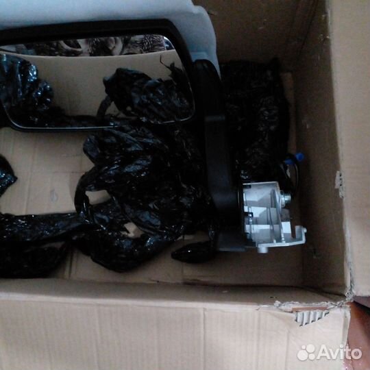 Продам правое боковое зеркало заднего вида в сборе