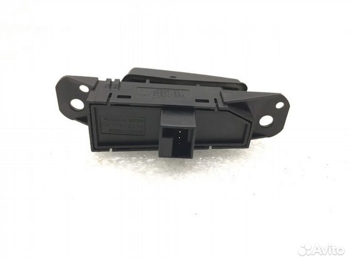 Кнопка центрального замка Chevrolet Cruze седан