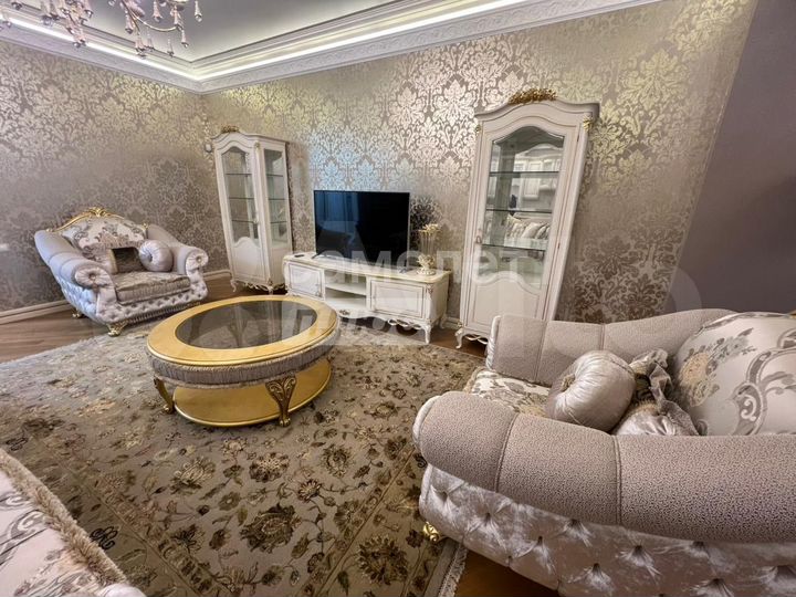 3-к. квартира, 120 м², 8/13 эт.