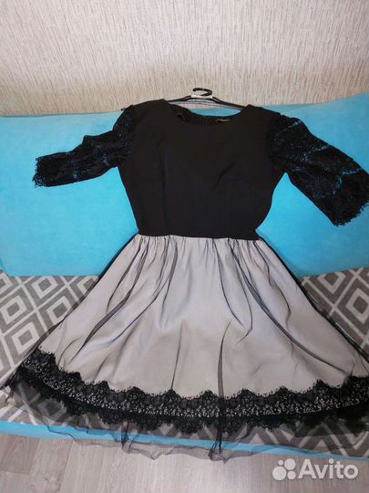 Платье чёрное с кружевом 44