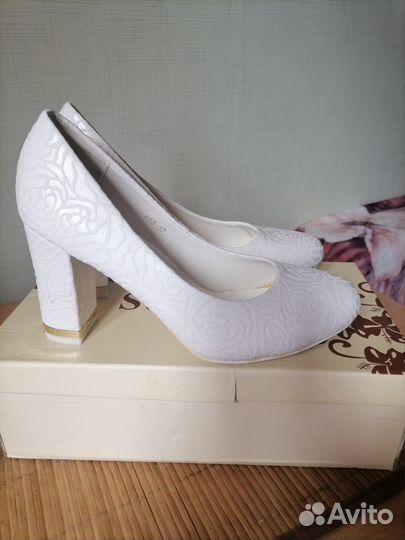Туфли белые для невесты