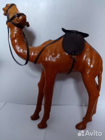Статуэтка верблюды кожаные большие