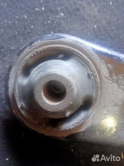 Рычаг подвески передний правый Mitsubishi