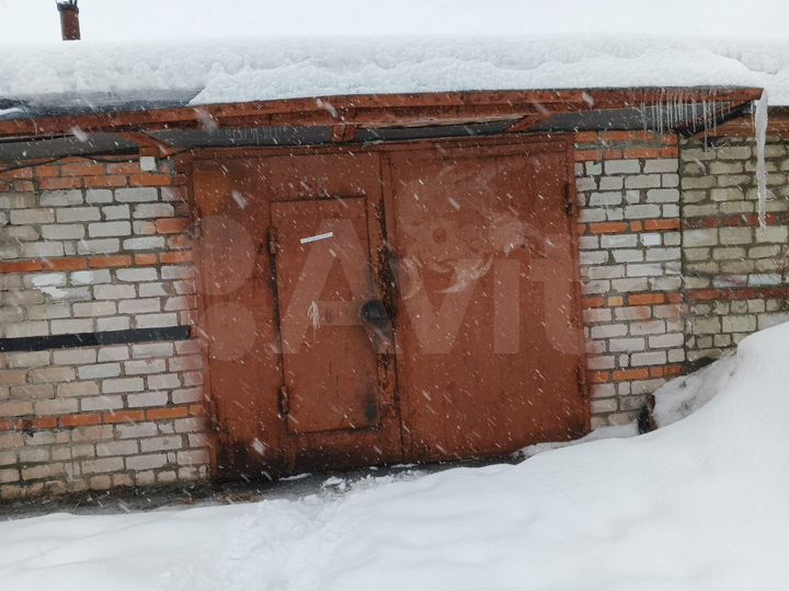 Гараж, > 30 м²
