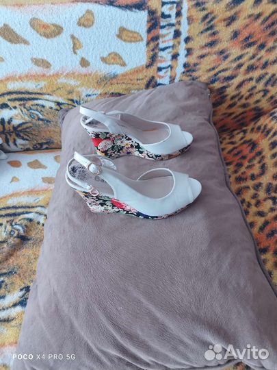 Босоножки 37