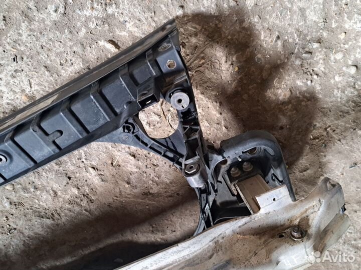 Рамка радиатора в сборе Audi A6 C6