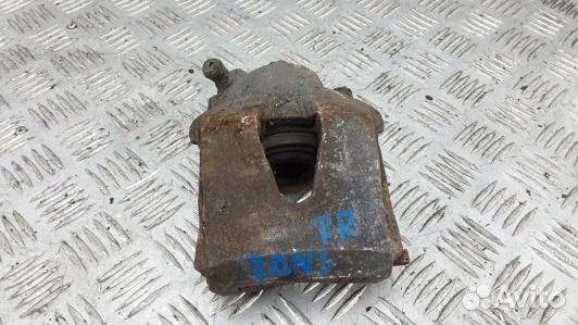 Суппорт тормозной передний правый skoda octavia A5