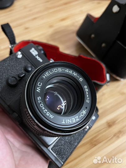 Плёночный фотоаппарат Zenit 12XP + Helios-44M-6