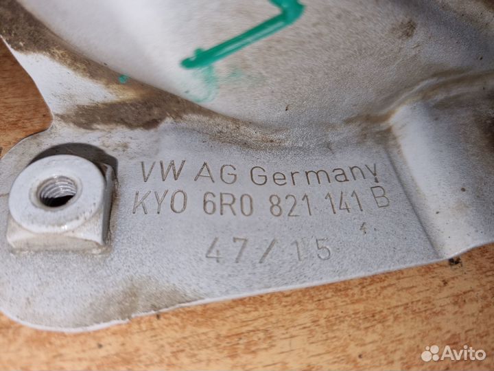 Кронштейн левого крыла фольксваген поло 2016 год