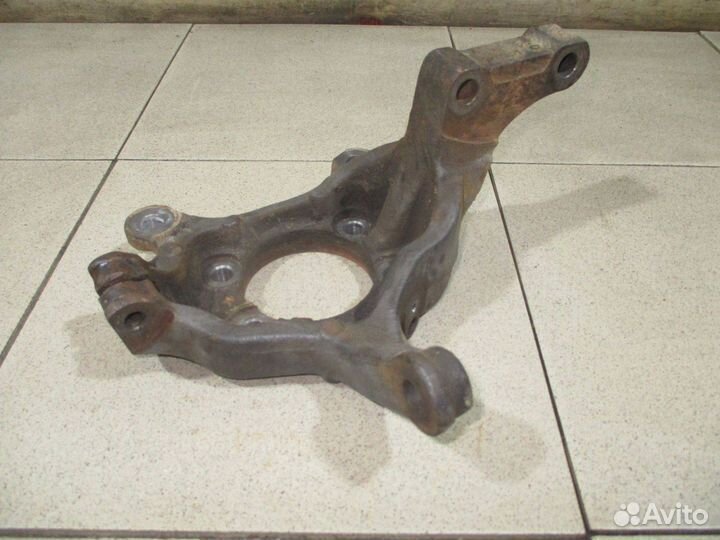 Кулак поворотный передний правый Nissan Juke (F15)