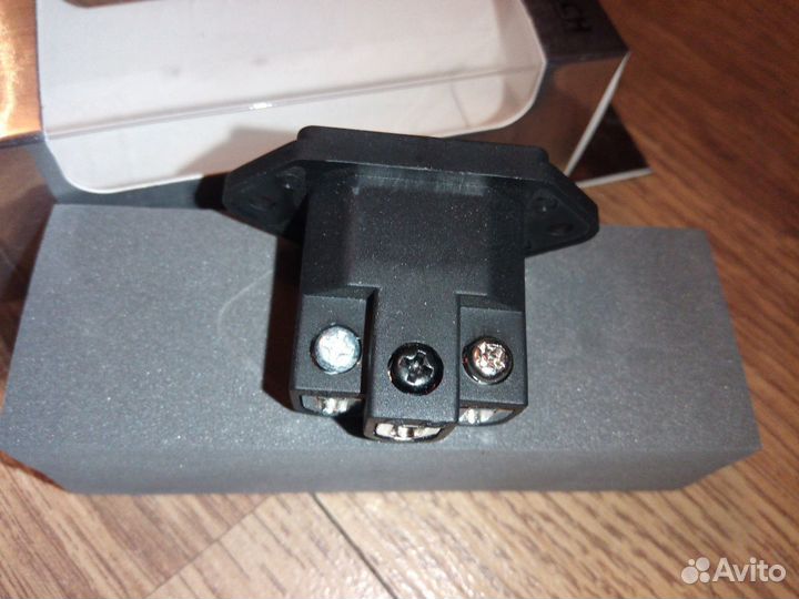 Furutech FI-06 I.E.C. разъём