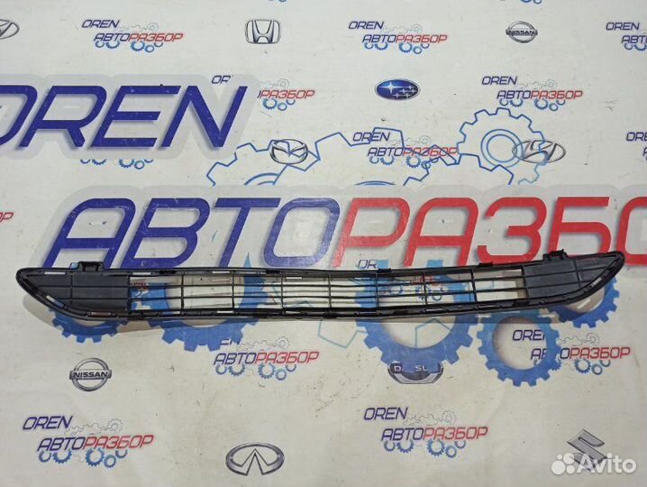 Решетка в бампер передняя Toyota Rav4 40 2016-2019