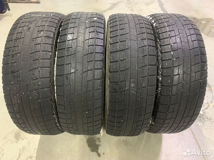 Yokohama Ice Guard IG30 215/65 R16