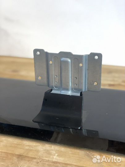 Подставка/ кронштейн для телевизора