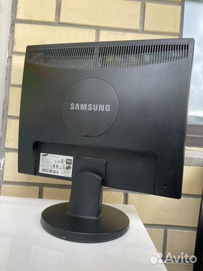 Монитор Samsung syncmaster 943n