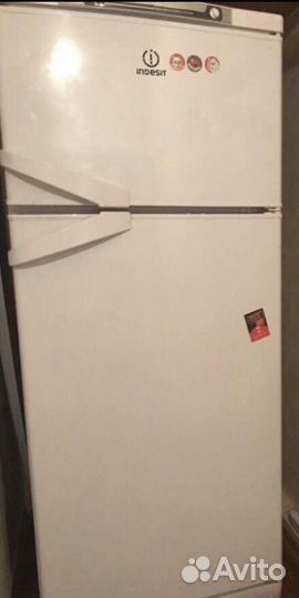 Холодильник бу indesit