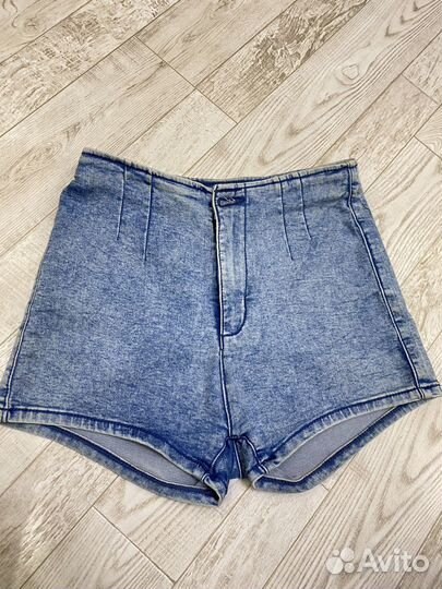 Джинсовые шорты