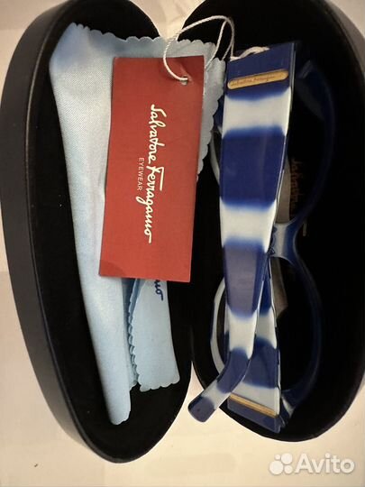 Солнцезащитные очки женские брендовые