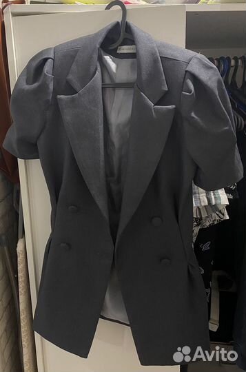 Серый костюм