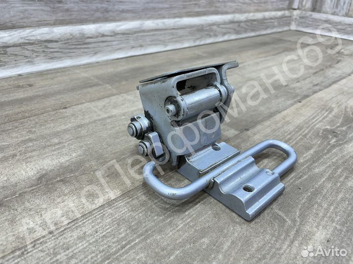 Петля задней правой двери Audi A6 c5 (1997-2005)