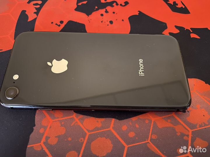 Телефон iPhone 8 64 gb