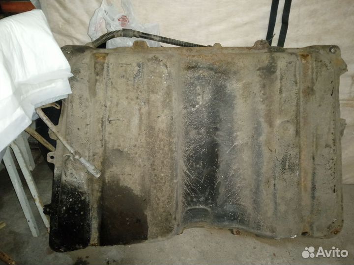 Бензобак Рав 4 II