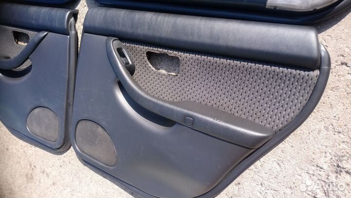 Обшивки дверей Subaru