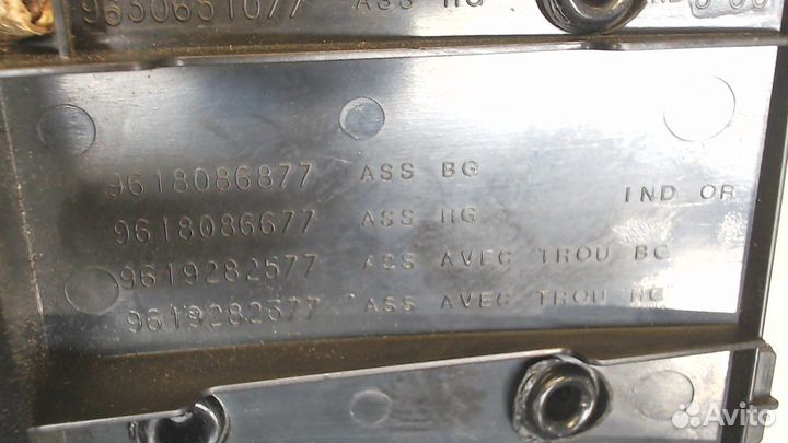 Розетка прикуривателя Peugeot 406, 1997