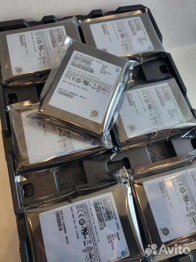 Жесткий диск Samsung PM1633 3.84Tb MZ-ILS3T80 SAS