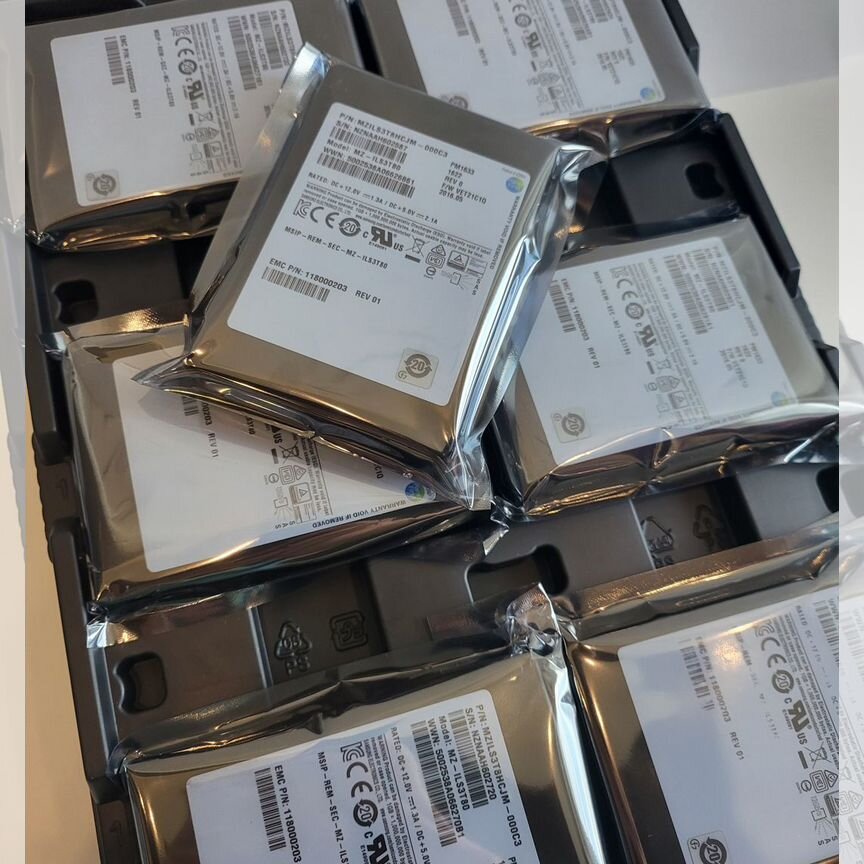 [5052584] Жесткий Диск Samsung Pm1633 3.84tb Mz-Ils3t80 Sas 5052584