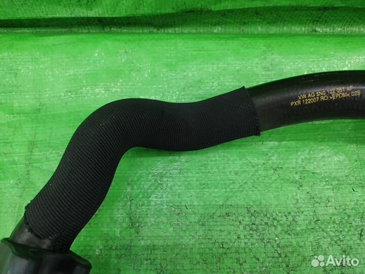 Патрубок радиатора нижний 2.0 VW Tiguan 2007-2016