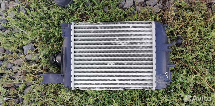 Радиатор интеркулер Renault Duster