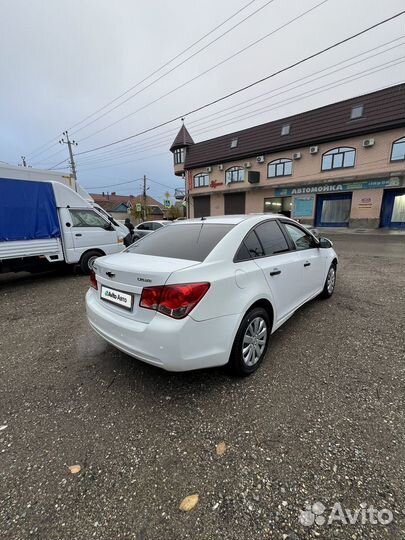 Chevrolet Cruze 1.8 МТ, 2011, битый, 145 000 км