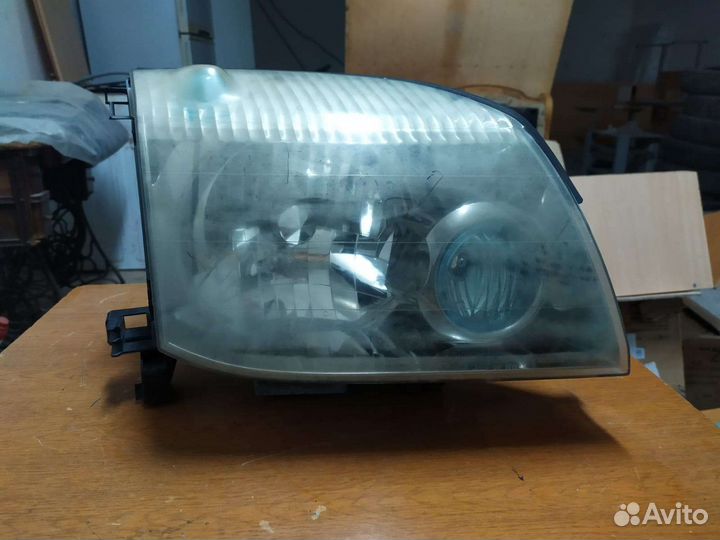 Фара nissan x-trail t30 правая ксенон