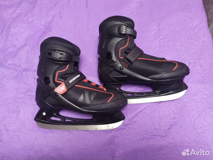 Коньки хоккейные