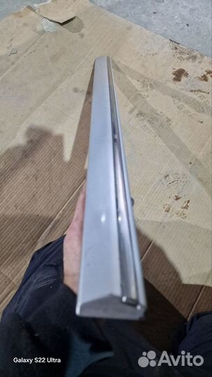 Молдинг правой передней двери w203