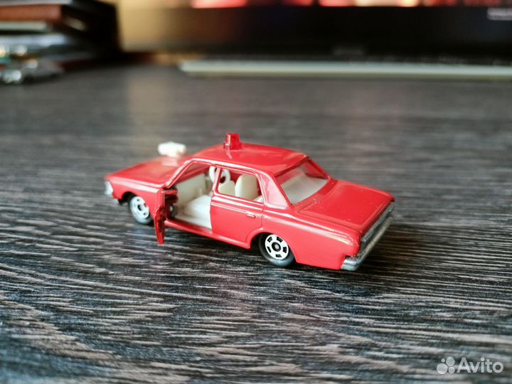 Toyota Crown tomica 1/64 спецавтомобиль