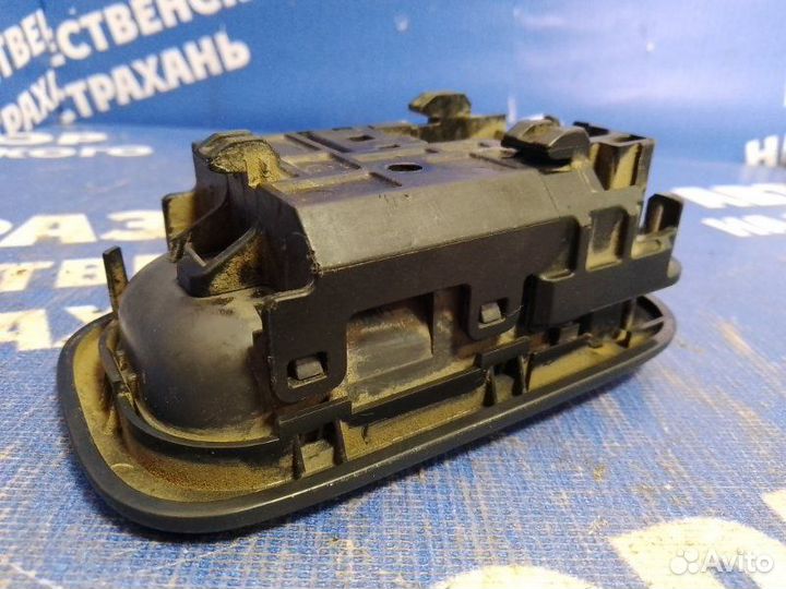 Внутренняя ручка двери. Nissan Bassara минивен