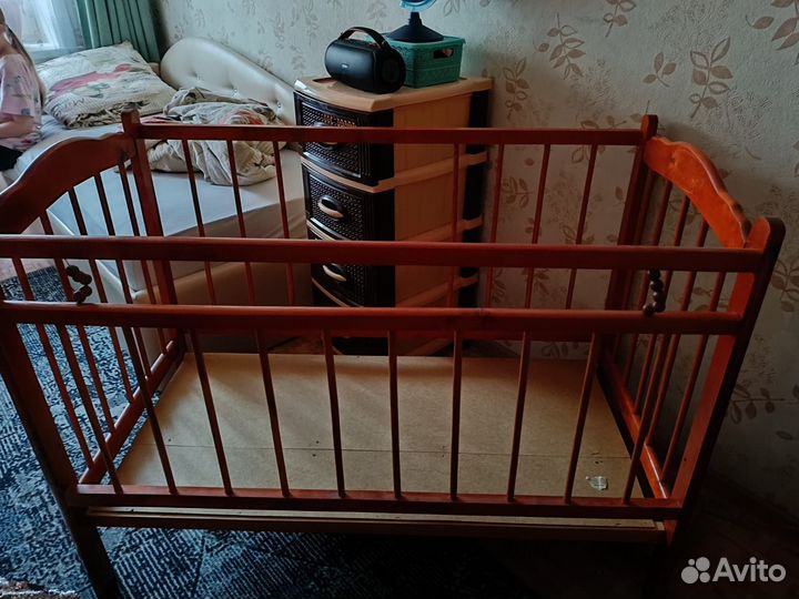 Детская кроватка