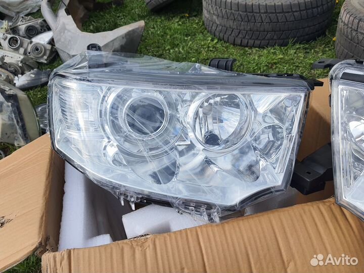 Фары pajero sport 2