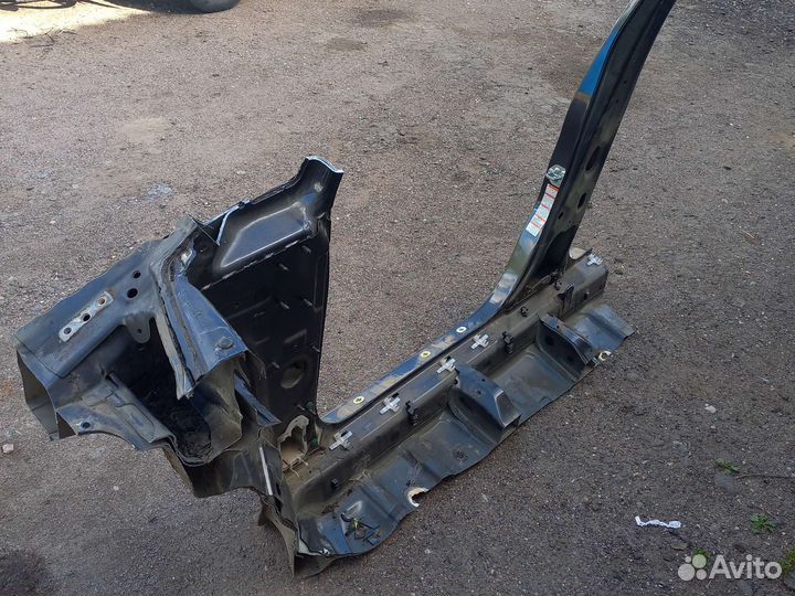 Правый порог субару трибека