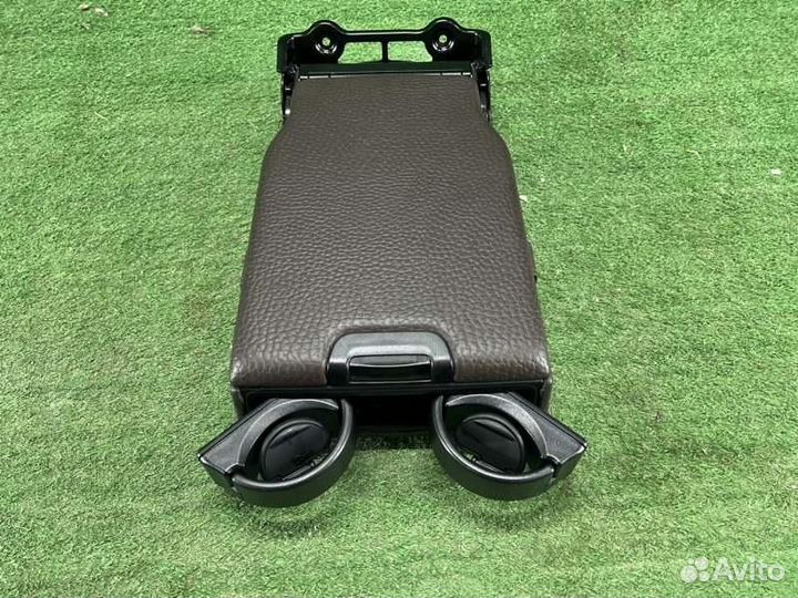 Подлокотник Mercedes-Benz A-Class