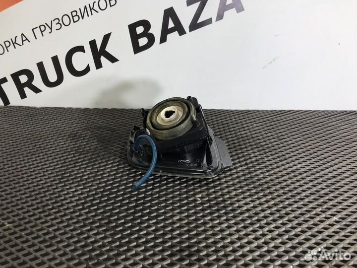 82157780 Фара противотуманная левая Volvo FH